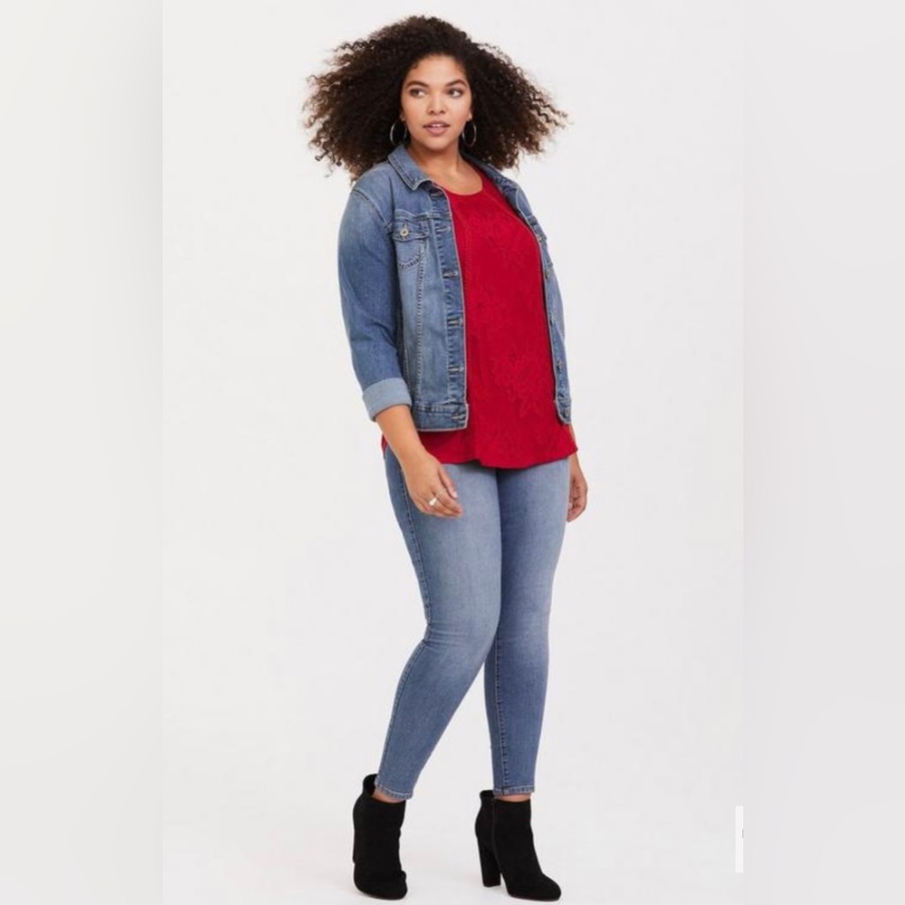 Torrid Red Floral Lace Tank - Picture 3 of 15
